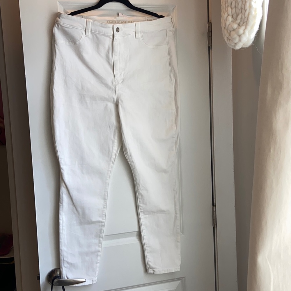 White American Eagle Jeans